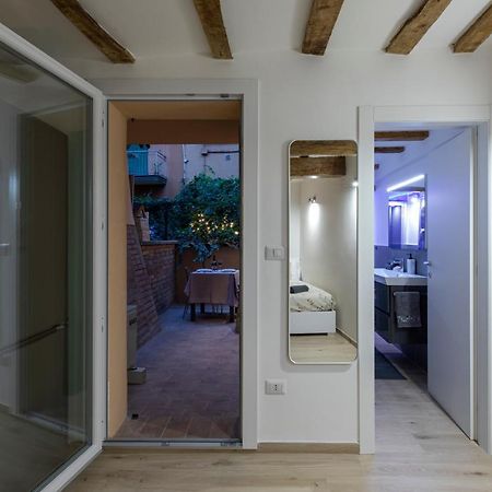 Luxury Suite In The Center I Private Patio & Kitchen Bologna Exterior foto