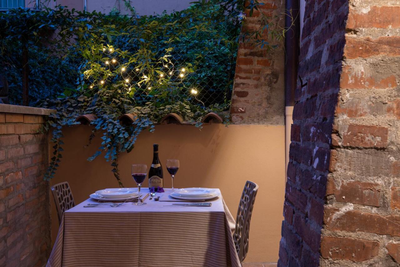 Luxury Suite In The Center I Private Patio & Kitchen Bologna Exterior foto