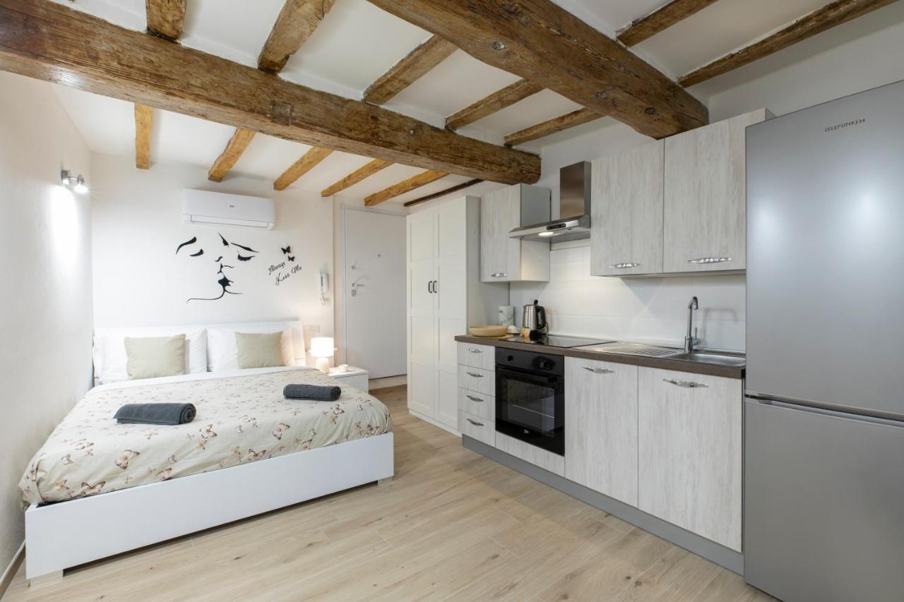 Luxury Suite In The Center I Private Patio & Kitchen Bologna Exterior foto