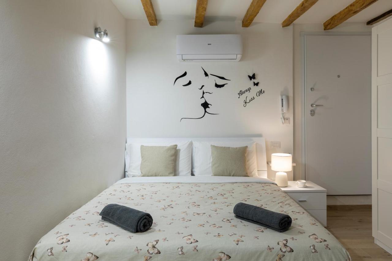 Luxury Suite In The Center I Private Patio & Kitchen Bologna Exterior foto